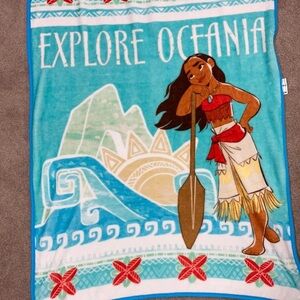 Northwest Moana fleece blanket throw 38”x 53”